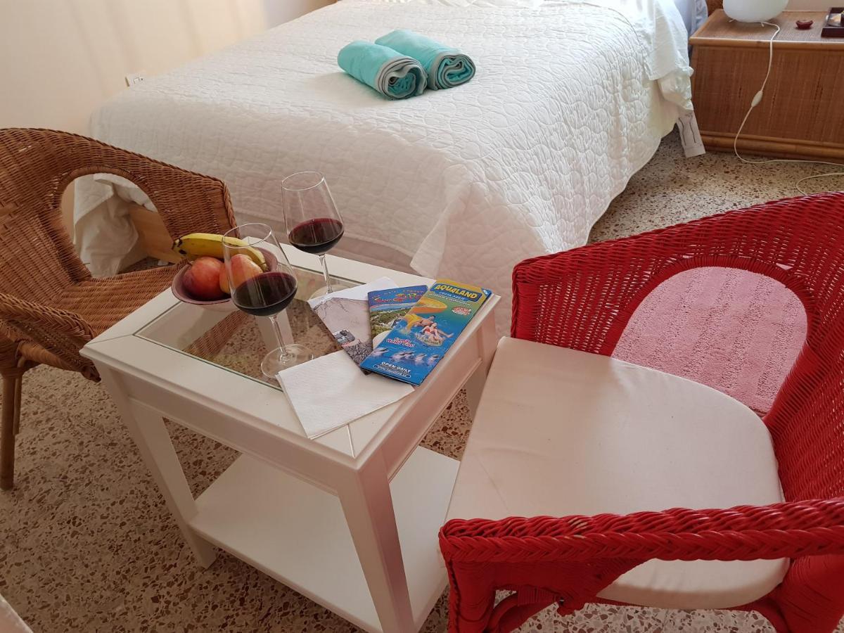 The Poppies Guest House - 100M Ocean - Private Spaces Candelaria Bagian luar foto